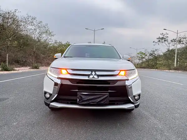 Mitsubishi Outlander 2018