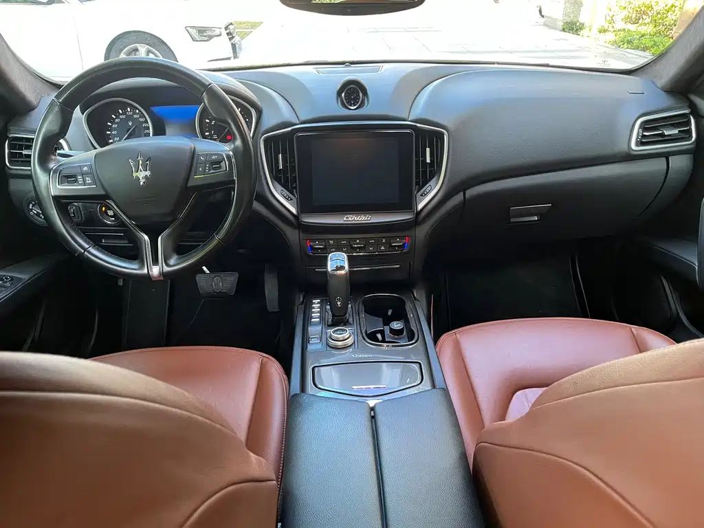 Maserati Ghibli 2020 — фото 9