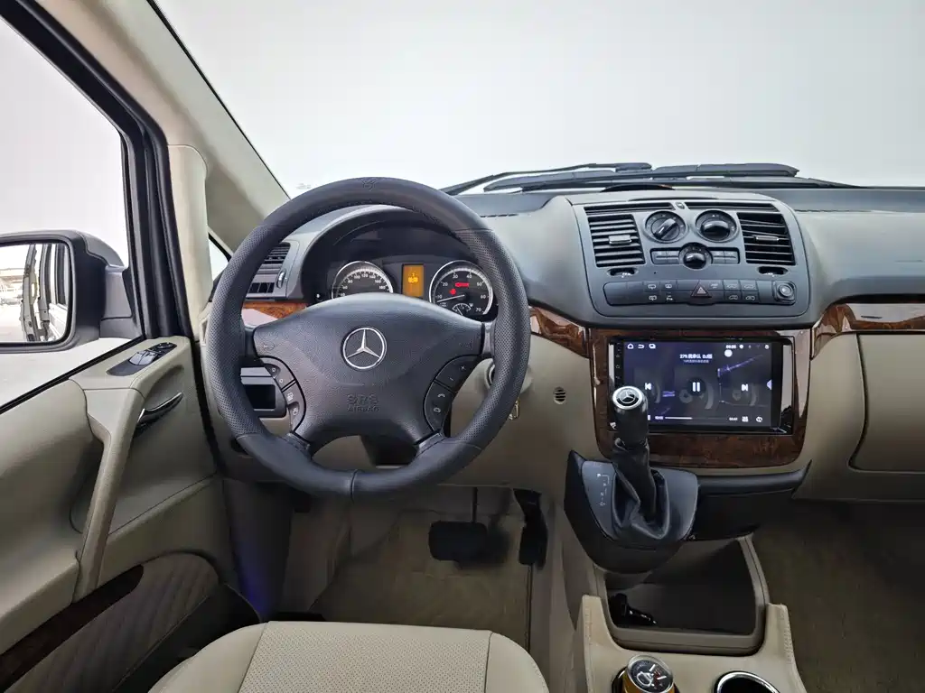 Mercedes-Benz Viano 2015 — фото 17