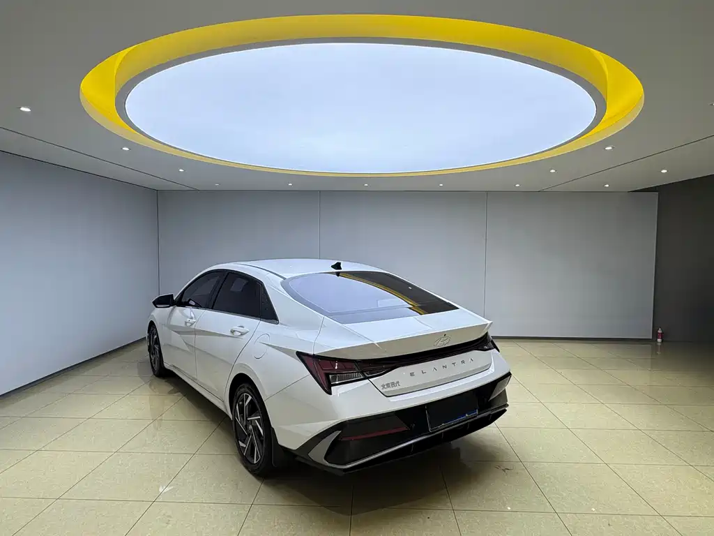 Hyundai Elantra 2023