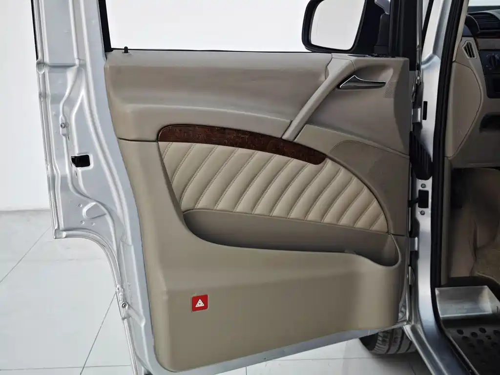 Mercedes-Benz Viano 2015 — фото 15