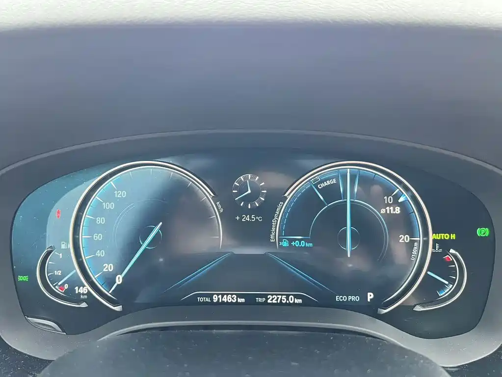 BMW 5 Series 2018 — фото 18
