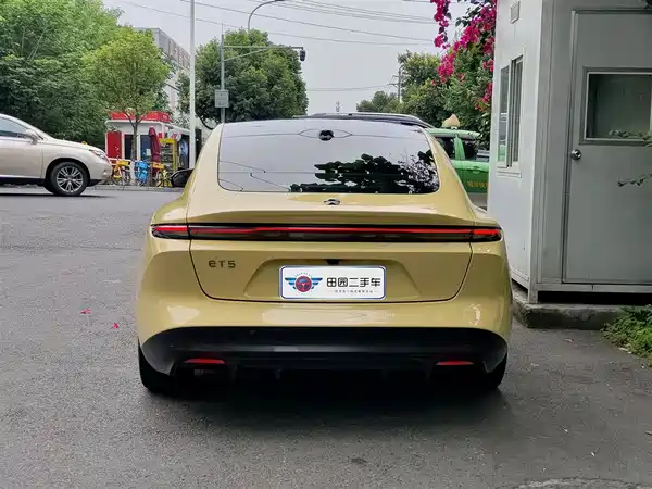 NIO ET5 2022