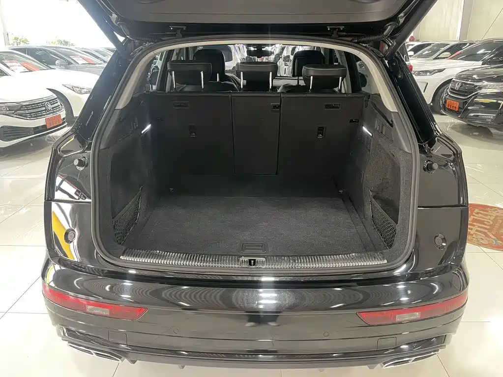 Audi Q5L 2023 — фото 16