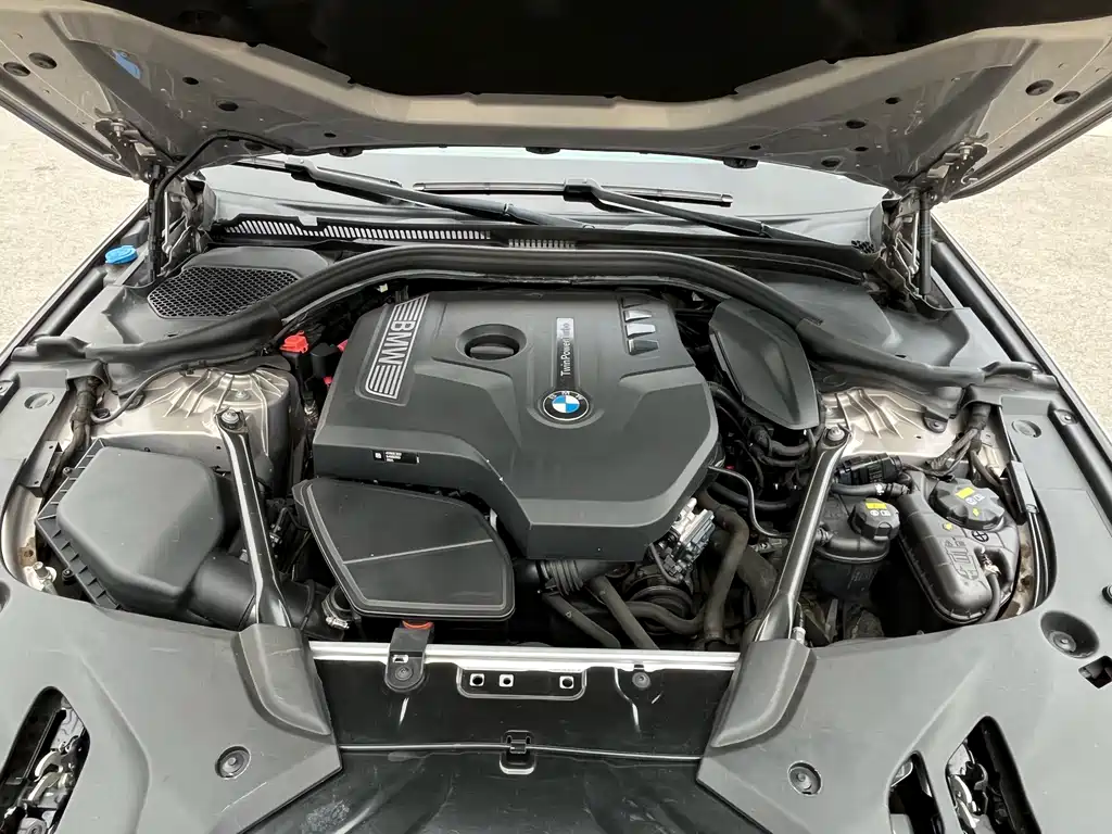 BMW 5 Series 2018 — фото 18