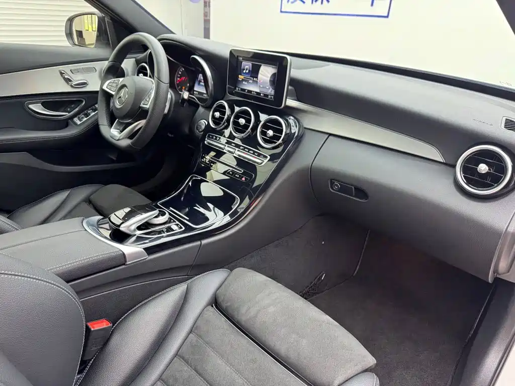 Mercedes-Benz C-Class 2017 — фото 16