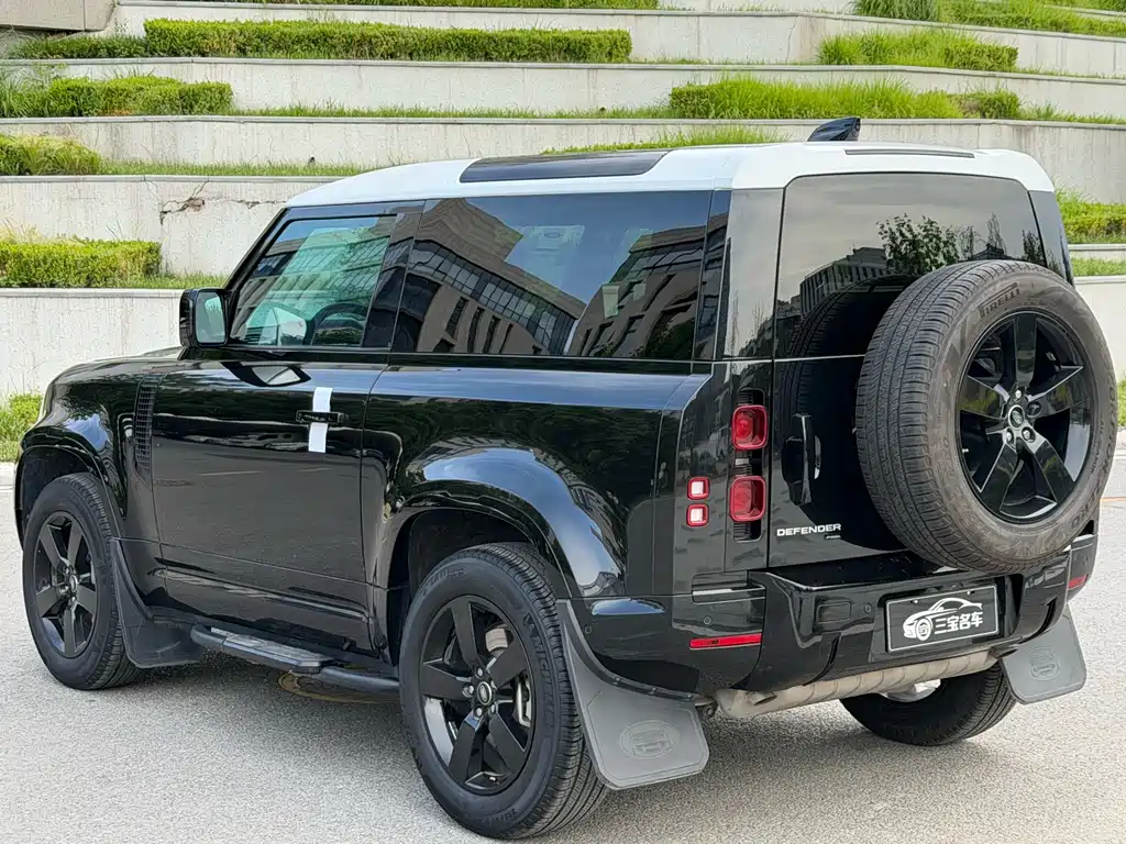 Land Rover Defender 2023 — фото 11
