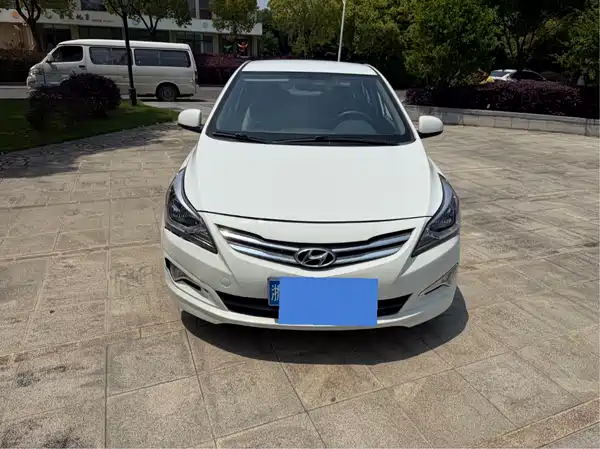 Hyundai Accent 2014