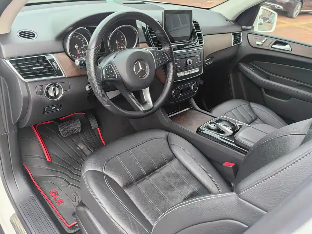 Mercedes-Benz GLE 2017 — фото 19