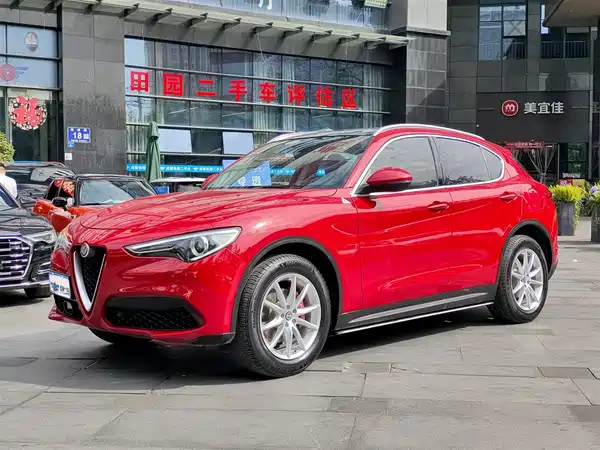 Alfa Romeo Stelvio 2017