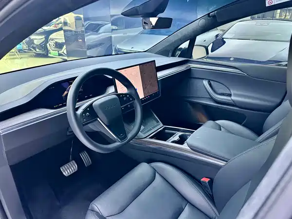 Tesla Model X 2023