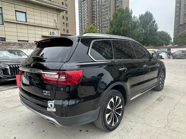 Hongqi HS7 2022