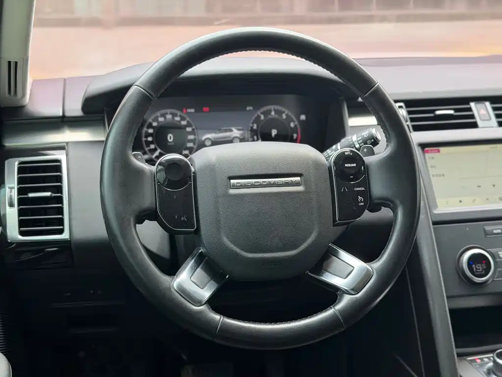 Land Rover Discovery 2020 — фото 14