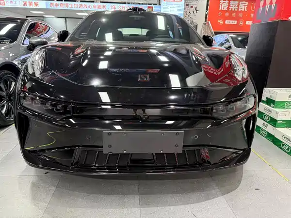 Zeekr 001 2024