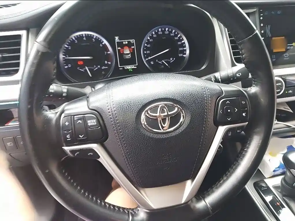 Toyota Highlander 2018 — фото 13