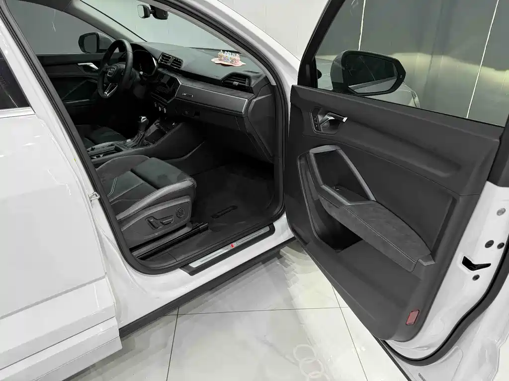 Audi Q3 Sportback 2022 — фото 11