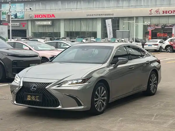 Lexus ES 2018