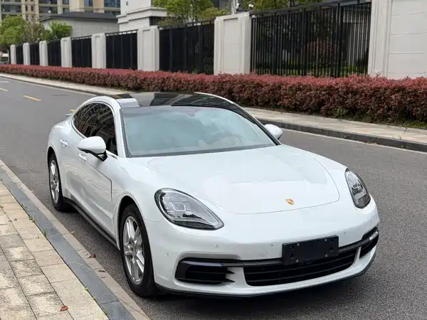 Porsche Panamera 2018