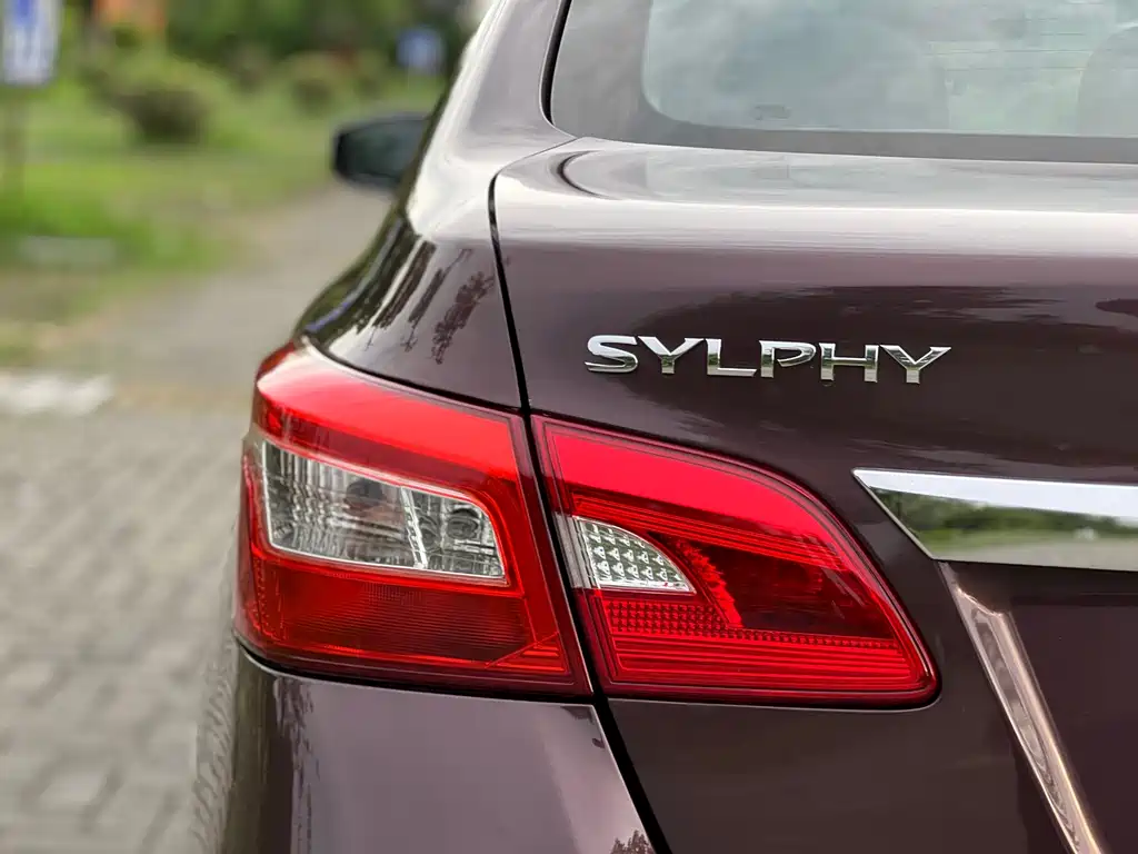 Nissan Sylphy 2017 — фото 16