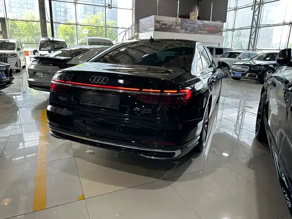 Audi A8 2024