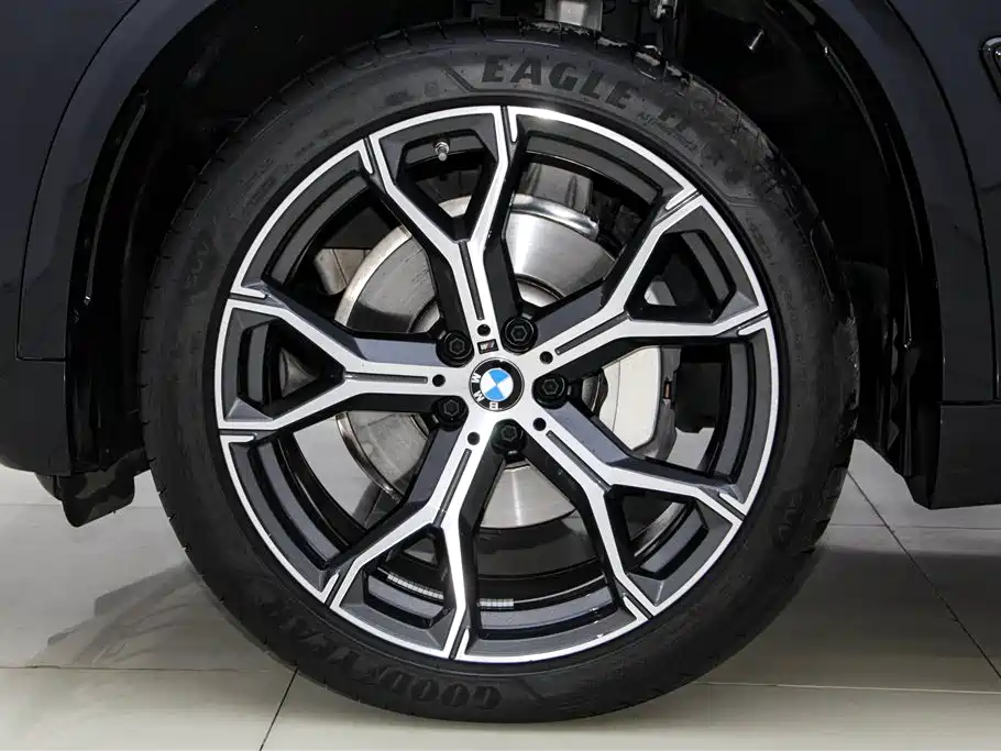 BMW X5 2025 — фото 12