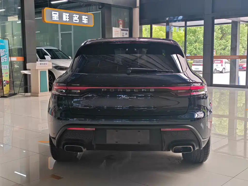 Porsche Macan 2022 — фото 16