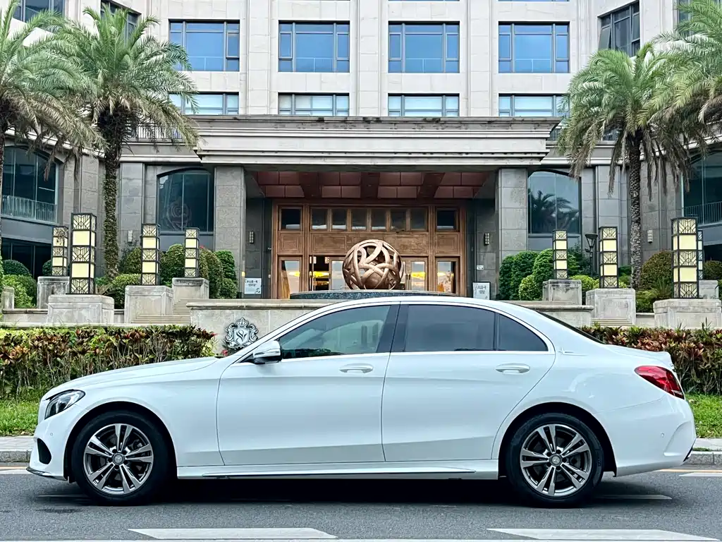 Mercedes-Benz C-Class 2017 — фото 4