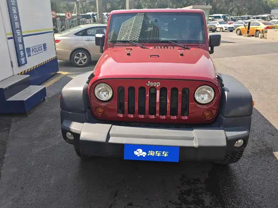 Jeep Wrangler 2012 — фото 2