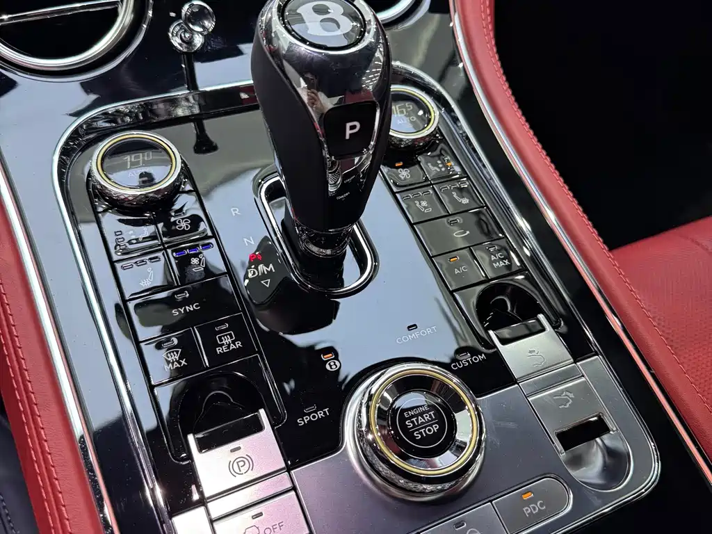 Bentley Continental 2023 — фото 16
