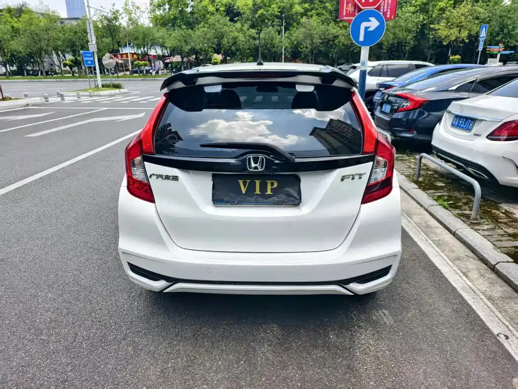 Honda Fit 2018 — фото 9