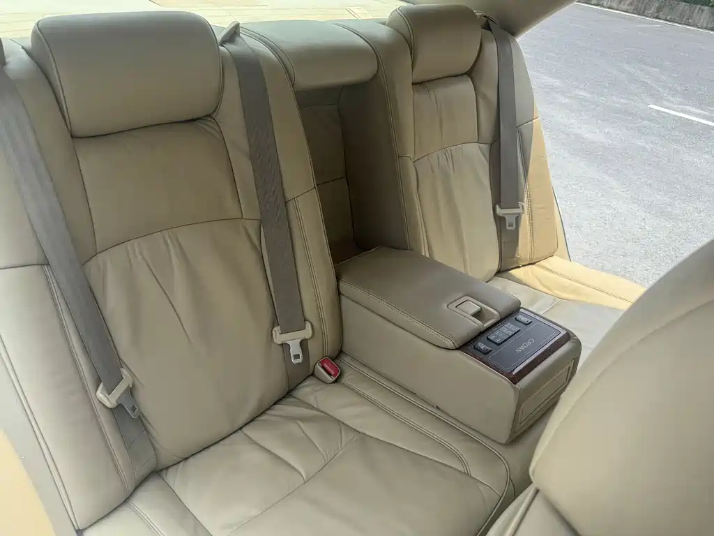 Toyota Crown 2005 — фото 28