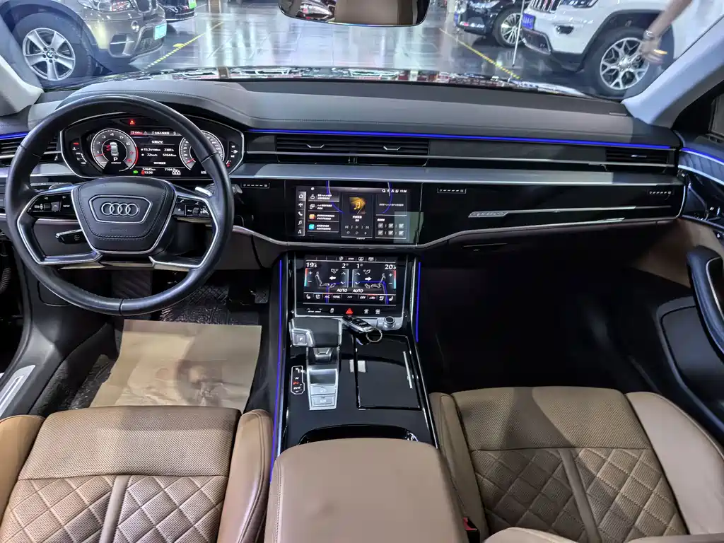 Audi A8 2022 — фото 7