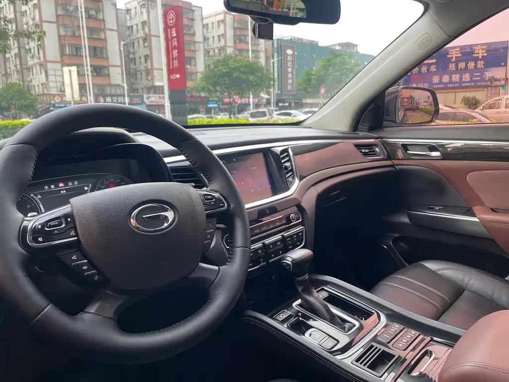 GAC Trumpchi GS8 2018 — фото 16