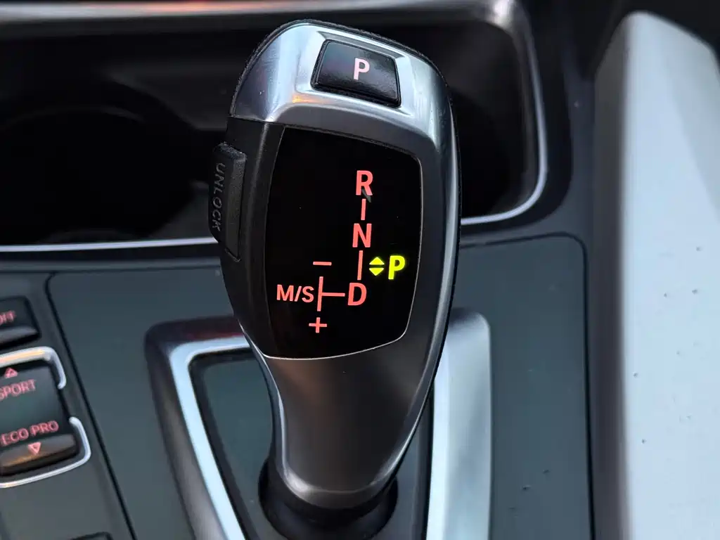 BMW 3 Series 2015 — фото 13