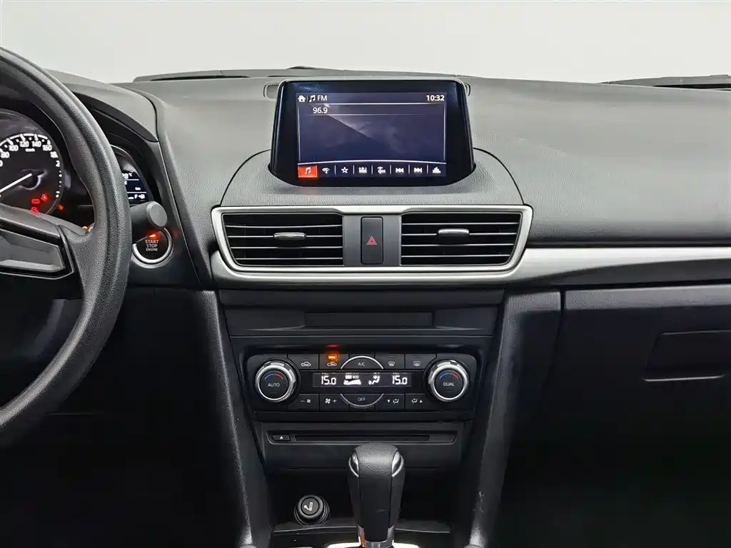 Mazda 3 Axela 2019 — фото 12