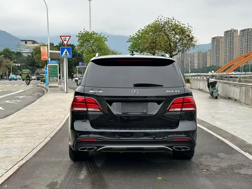 Mercedes-Benz GLE AMG 2018 — фото 4