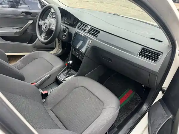 Volkswagen Santana 2015