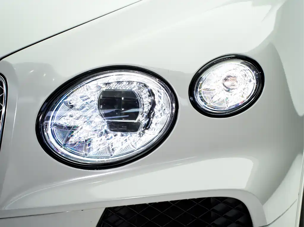 Bentley Bentayga 2021 — фото 14