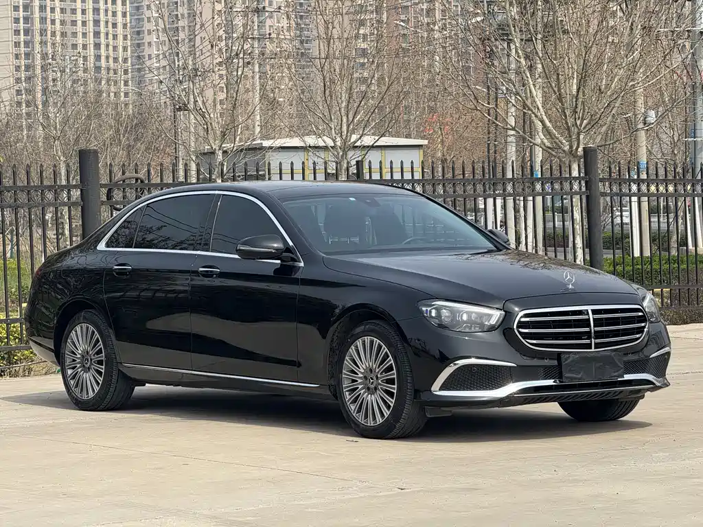 Mercedes-Benz E-Class 2024 — фото 3