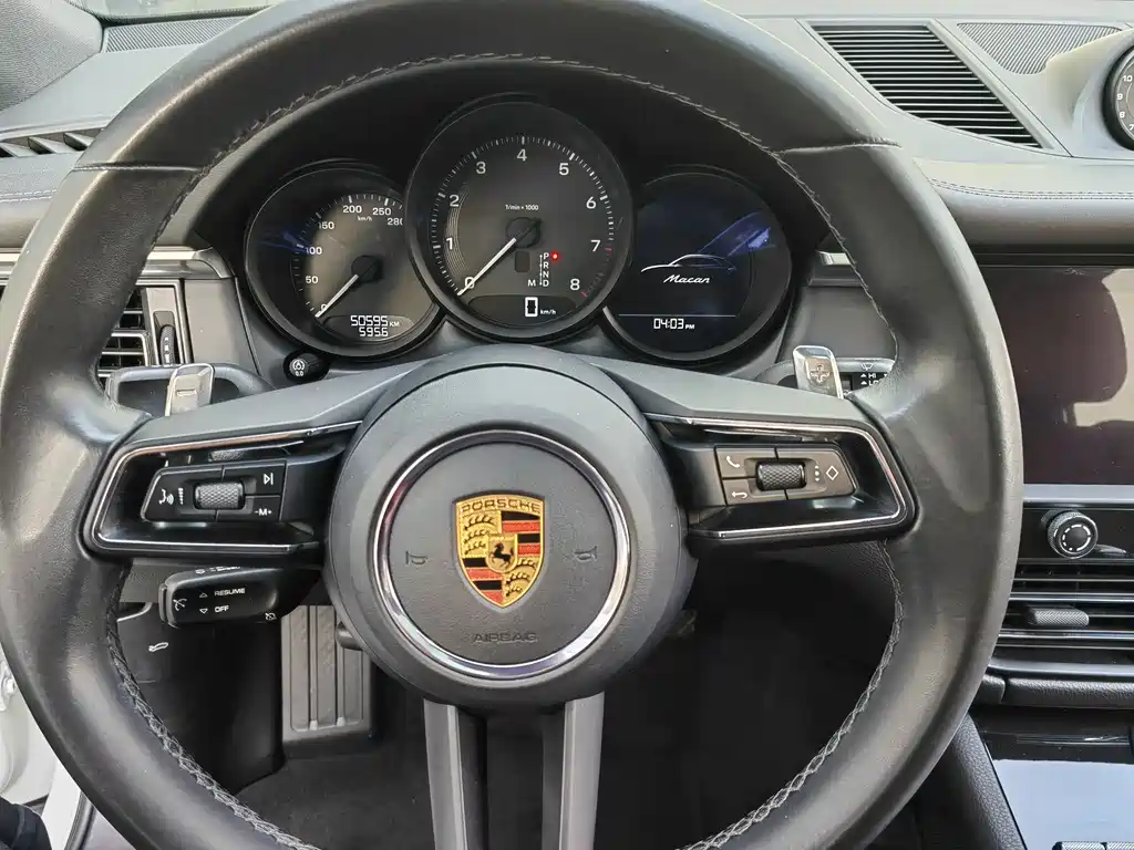 Porsche Macan 2023 — фото 15