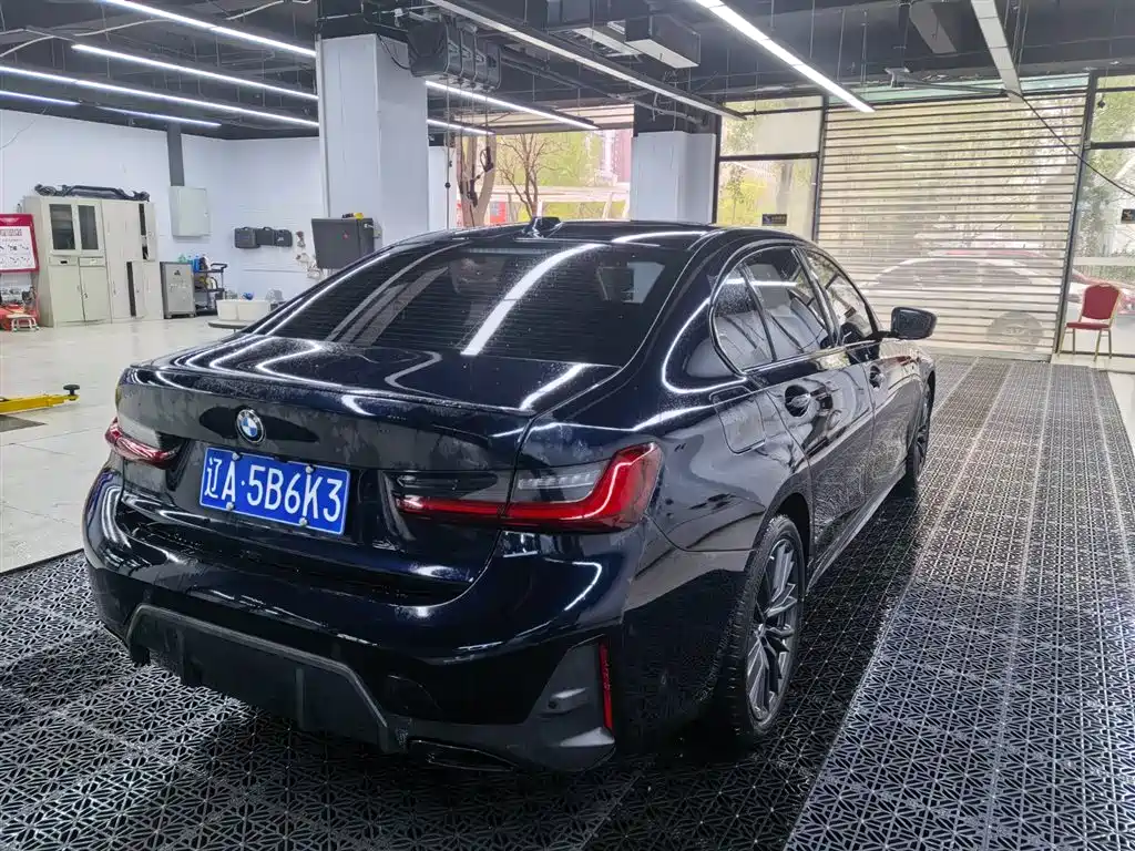 BMW 3 Series 2024 — фото 4