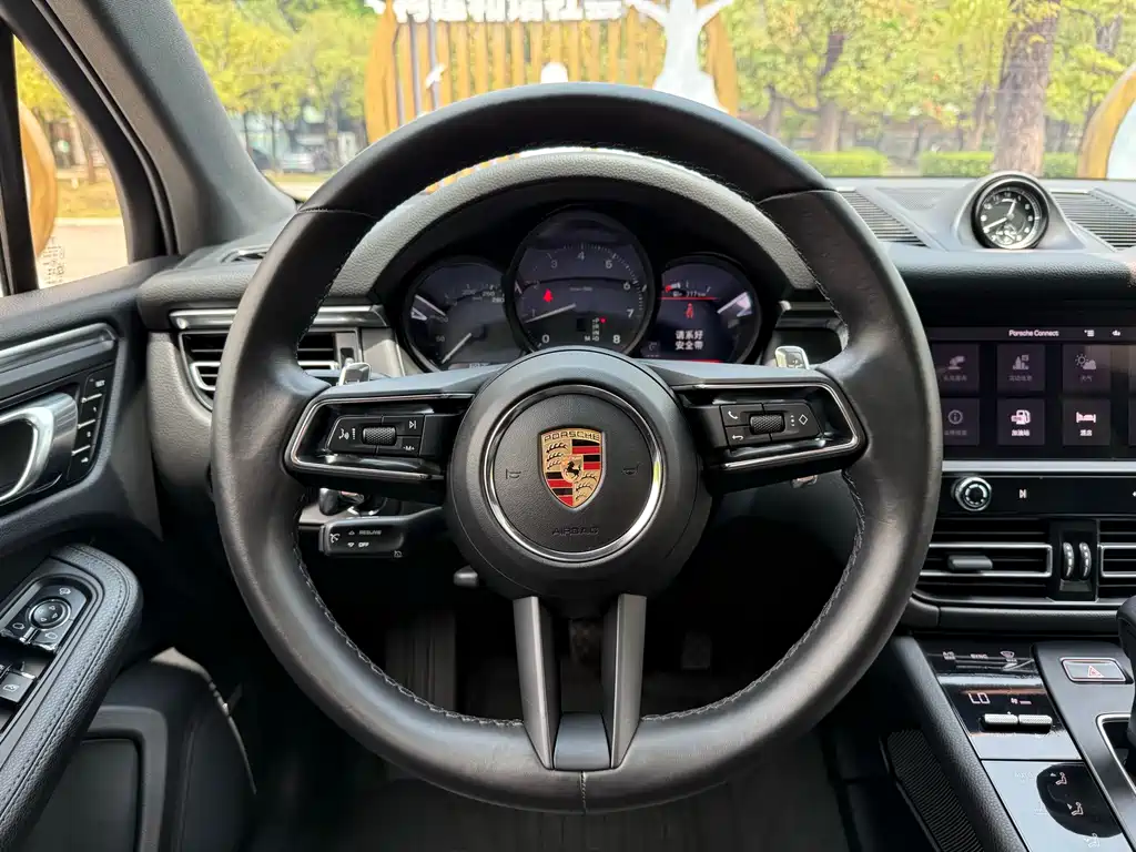 Porsche Macan 2024 — фото 10
