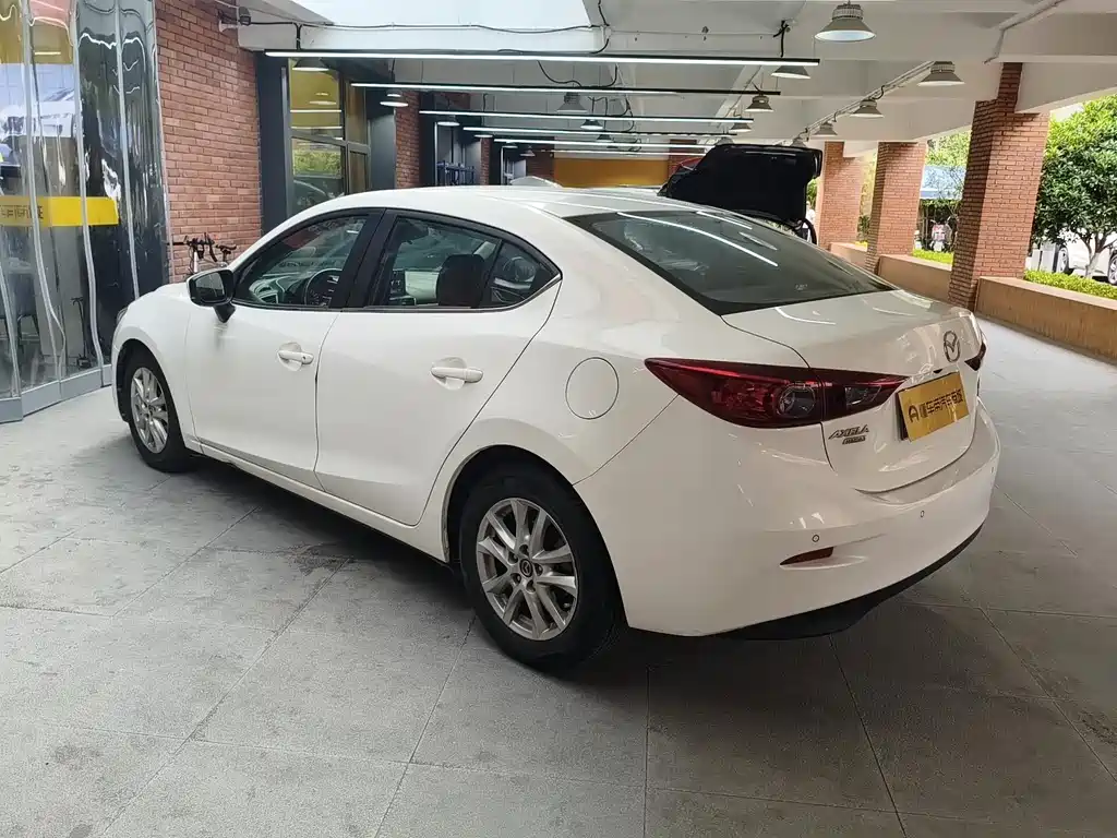 Mazda 3 Axela 2018 — фото 3