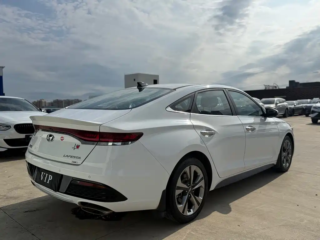 Hyundai Festa 2019 — фото 12