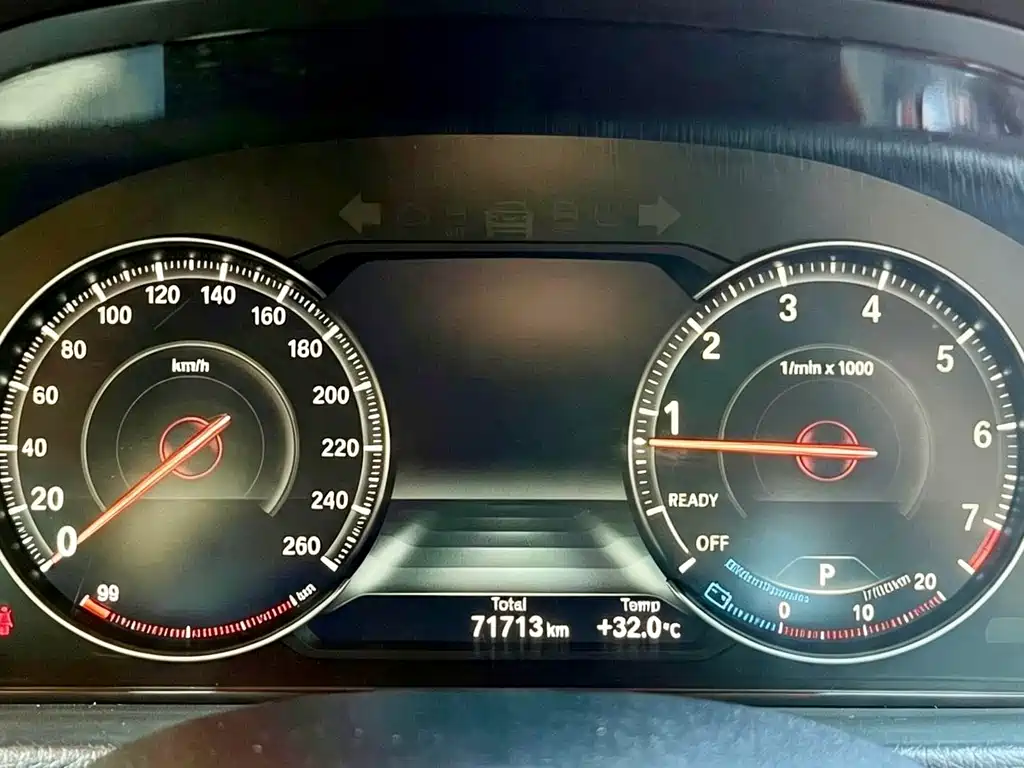 BMW 3 Series 2018 — фото 13