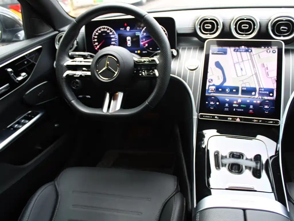 Mercedes-Benz C-Class 2023 — фото 16