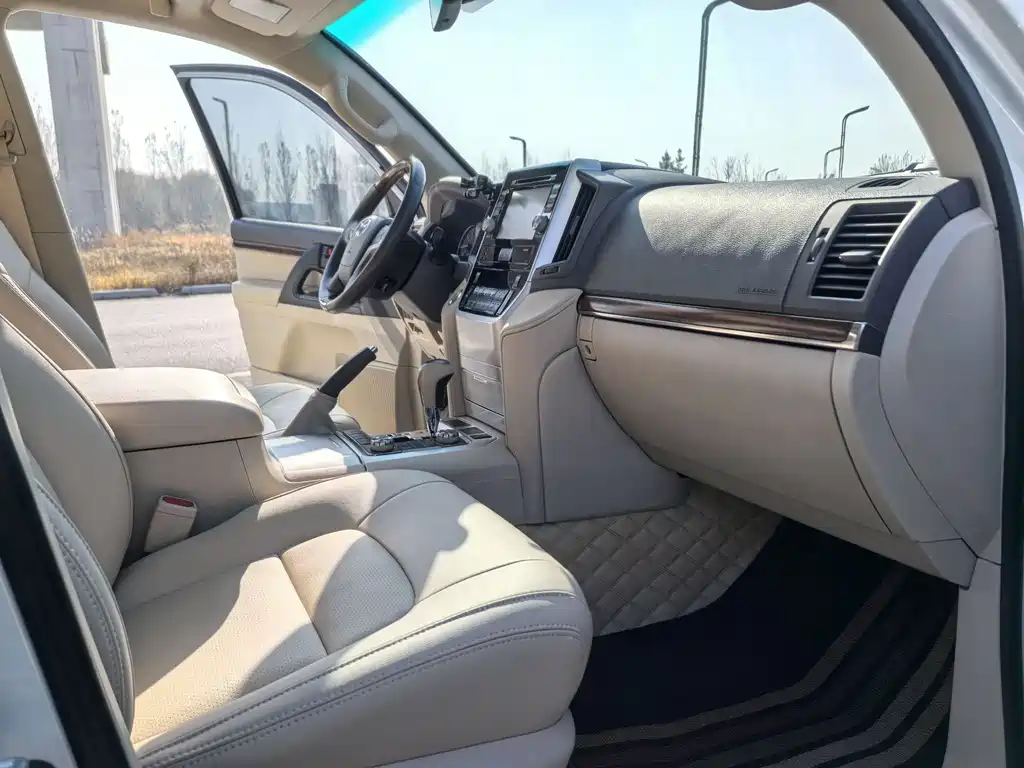 Toyota Land Cruiser 2019 — фото 14