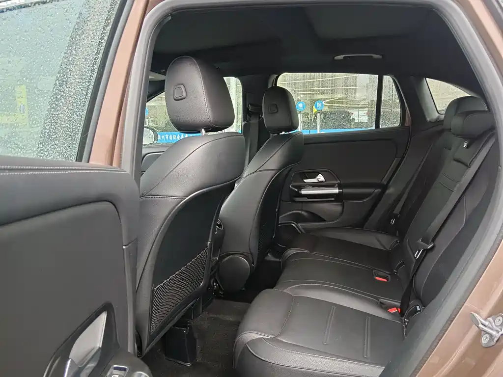 Mercedes-Benz GLA 2023 — фото 10