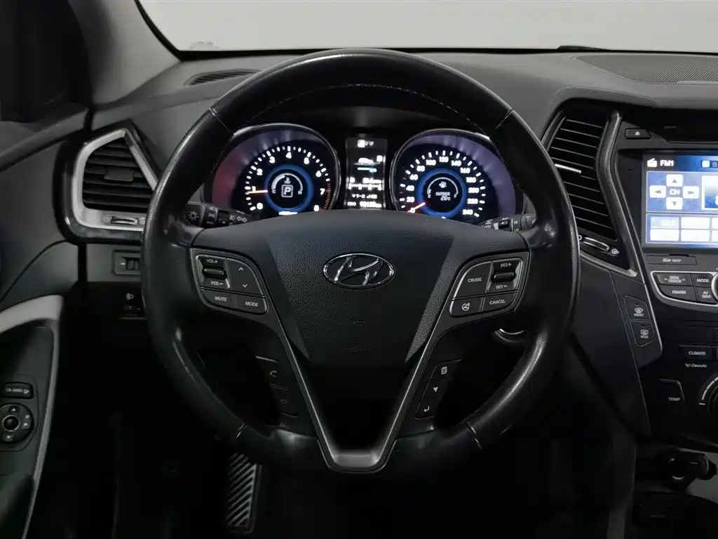 Hyundai Santa Fe 2014 — фото 11