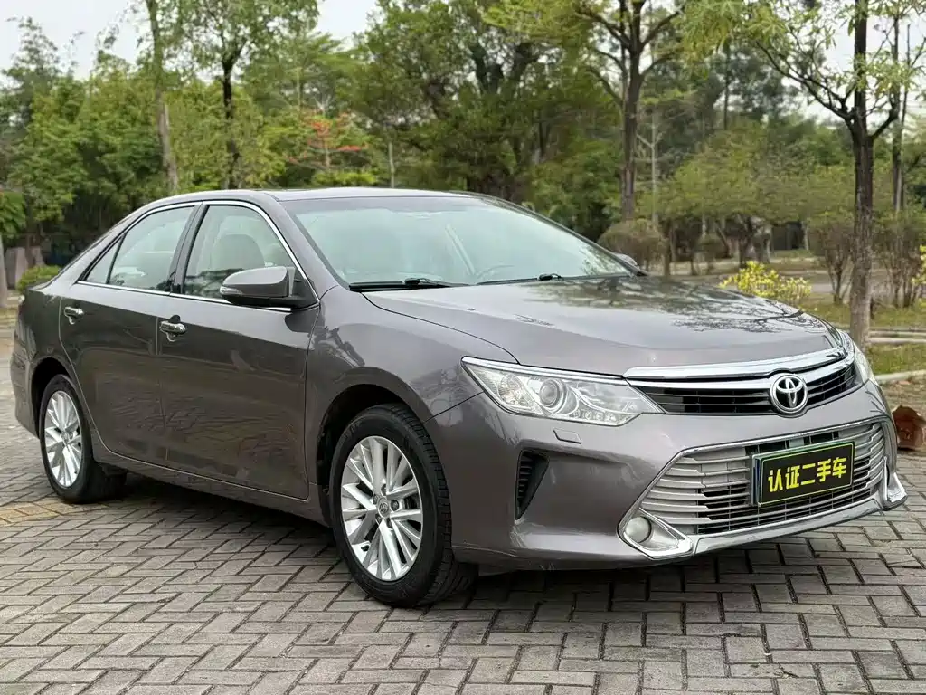 Toyota Camry 2015 — фото 3